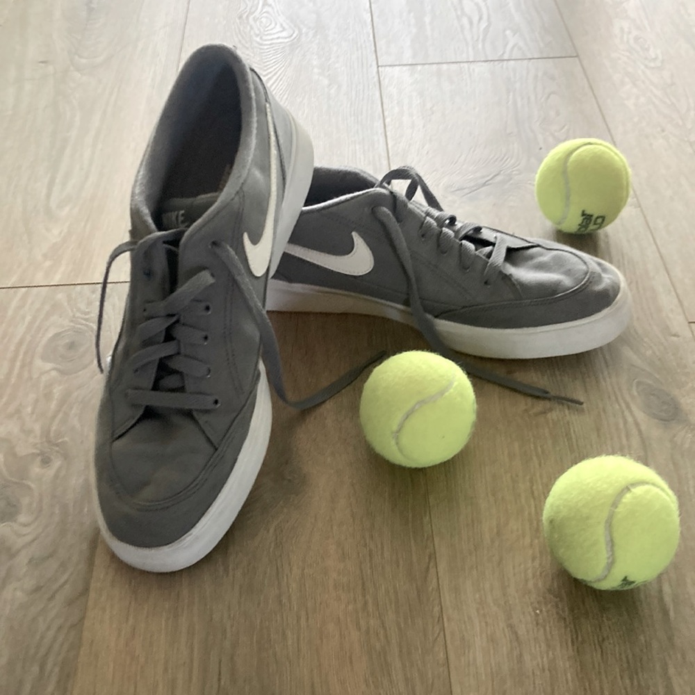 Nike Casual Canvas Athletic Shoe